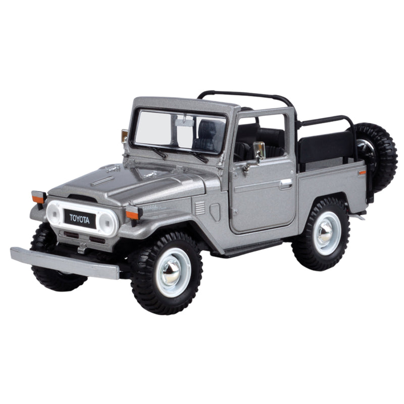 Platinum Collection Toyota Fj 40 Convertible 1:24 Diecast